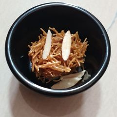 A picture of Birds nest / semiya bites.