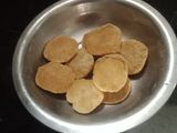 अजवाइन की पूरी (ajwain ki poori recipe in Hindi)