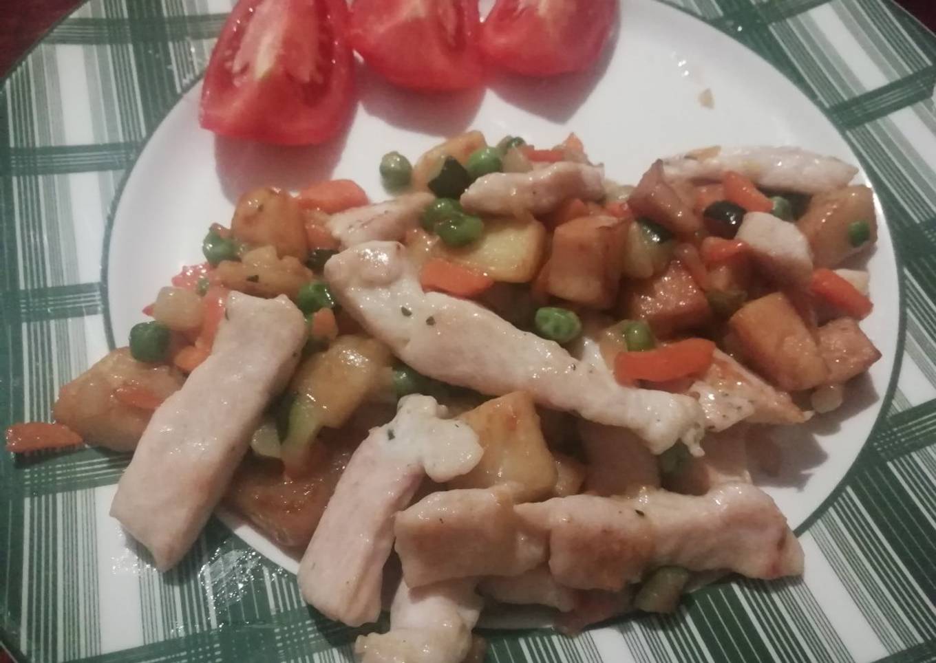 Salteado de pollo y verduras