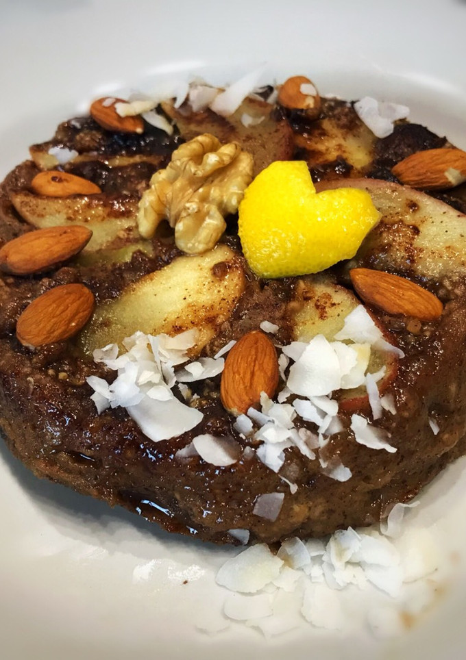 Una foto de Mini torta de manzana fit y light APPLE PIE HEALTHY al microondas