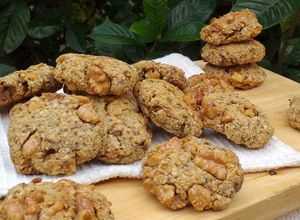 Una foto de Galletas de avena, coco, chía y nuez veganas