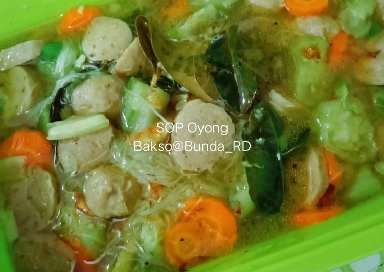 Sop oyong bakso kesukaan anak"?