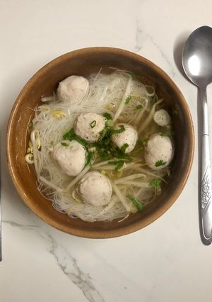 รูปของ ก๋วยเตี๋ยวหมี่ลูกชิ้น 🍜