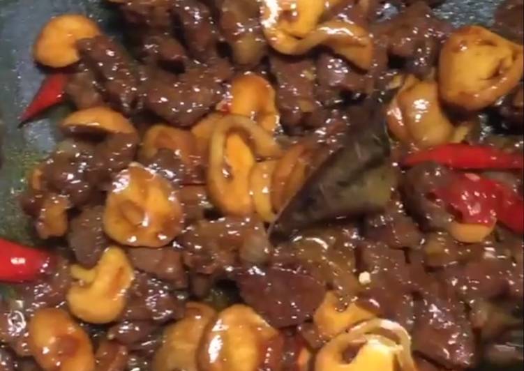 Cara Mudah Menyiapkan Daging sapi jamur saus tiram Lezat Sekali