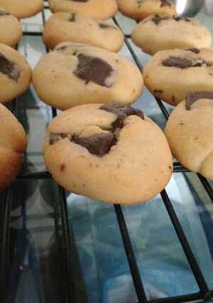 A picture of Chocolate chip cookies.