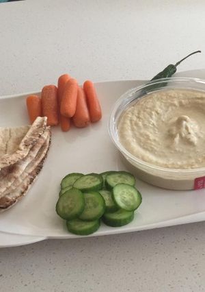 A picture of Hummus.