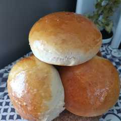 A picture of Pain burger maison.
