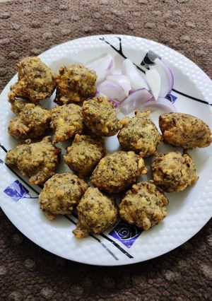 A picture of Daal Vada.
