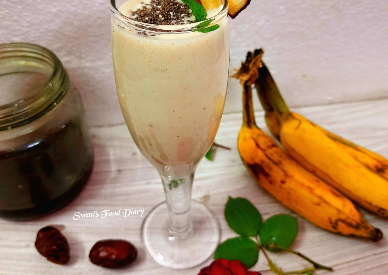 Banana and Dates Smoothie