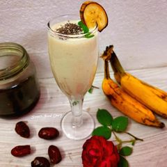 A picture of Banana and Dates Smoothie.