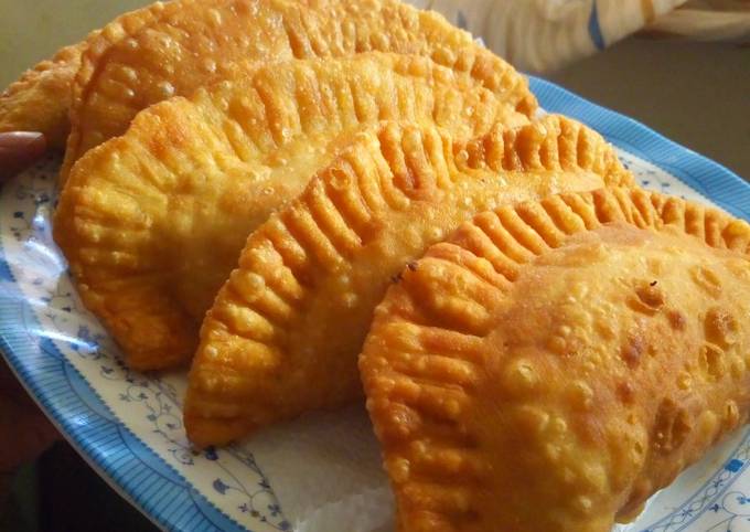 Vegetable meat pies