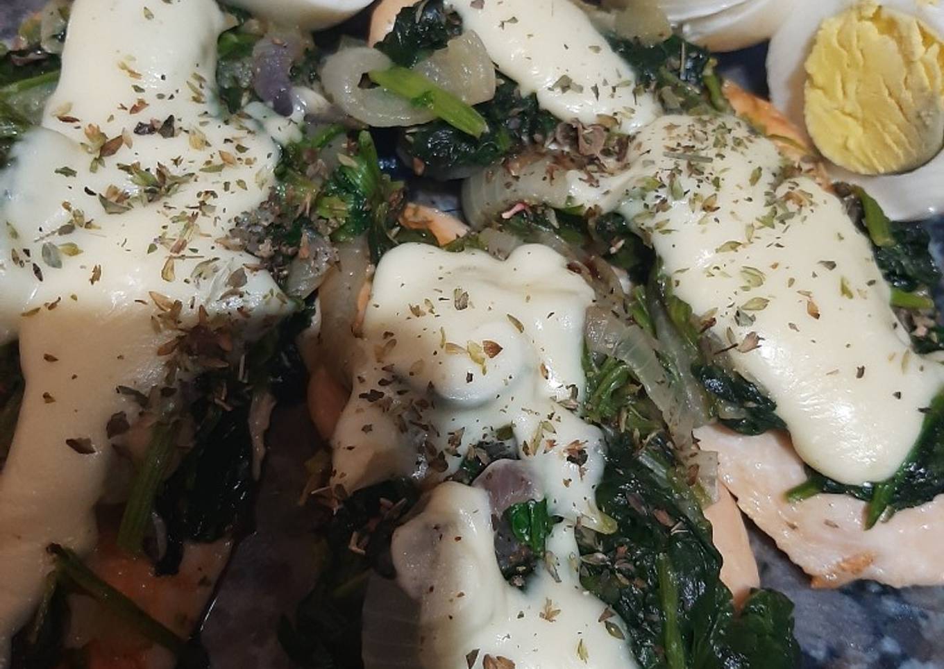 Pechuga de pollo con espinacas y mozzarella