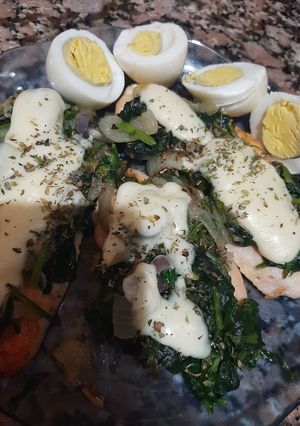 Una foto de Pechuga de pollo con espinacas y mozzarella