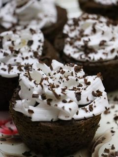 பட்டர் கப் கேக் (Butter cupcake recipe in tamil) செய்முறை முக்கிய புகைப்படம்
