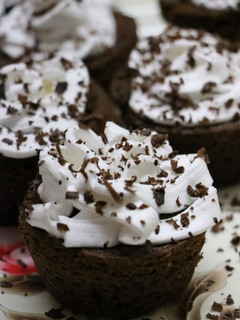 பட்டர் கப் கேக் (Butter cupcake recipe in tamil) செய்முறை முக்கிய புகைப்படம்