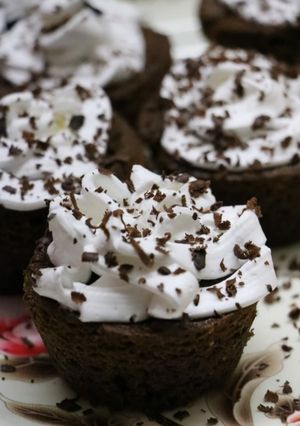 பட்டர் கப் கேக் (Butter cupcake recipe in tamil) செய்முறை முக்கிய புகைப்படம்