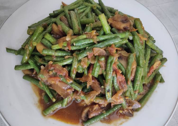 Oseng kacang panjang + jamur
