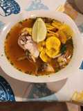 Encebollado de pescado