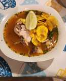 Encebollado de pescado