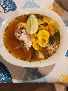 Una foto de Encebollado de pescado