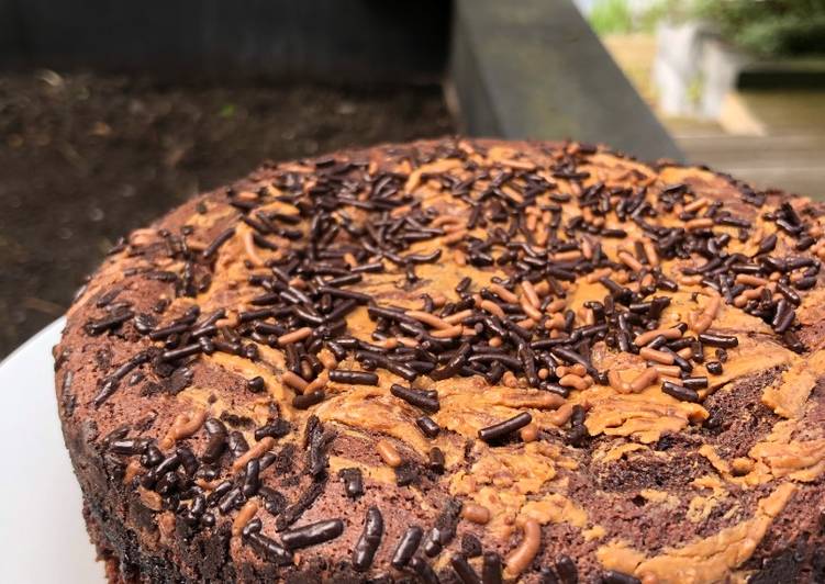 Chocolate Peanut Marble Cake | Cooker Cake | Its My Bestie Birthday