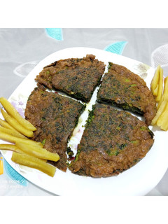 عکسی از دستور کوکو سبزی با گردو و زرشک🧆 😇😍