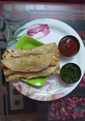 वेजिटेबल फ्रेंकी (Vegetable Frankie recipe in Hindi) रेसिपी मुख्य फोटो