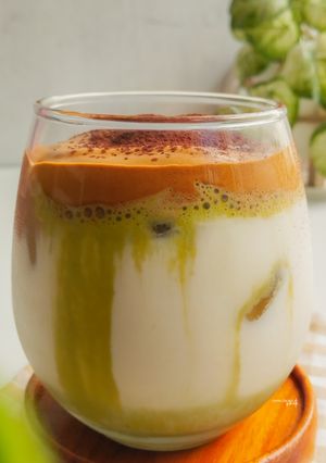 Foto resep Es Dalgona Matcha Latte (Versi Ekonomis)