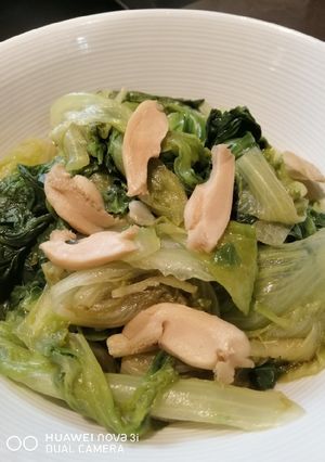 A picture of Stir Fry Lettuce.