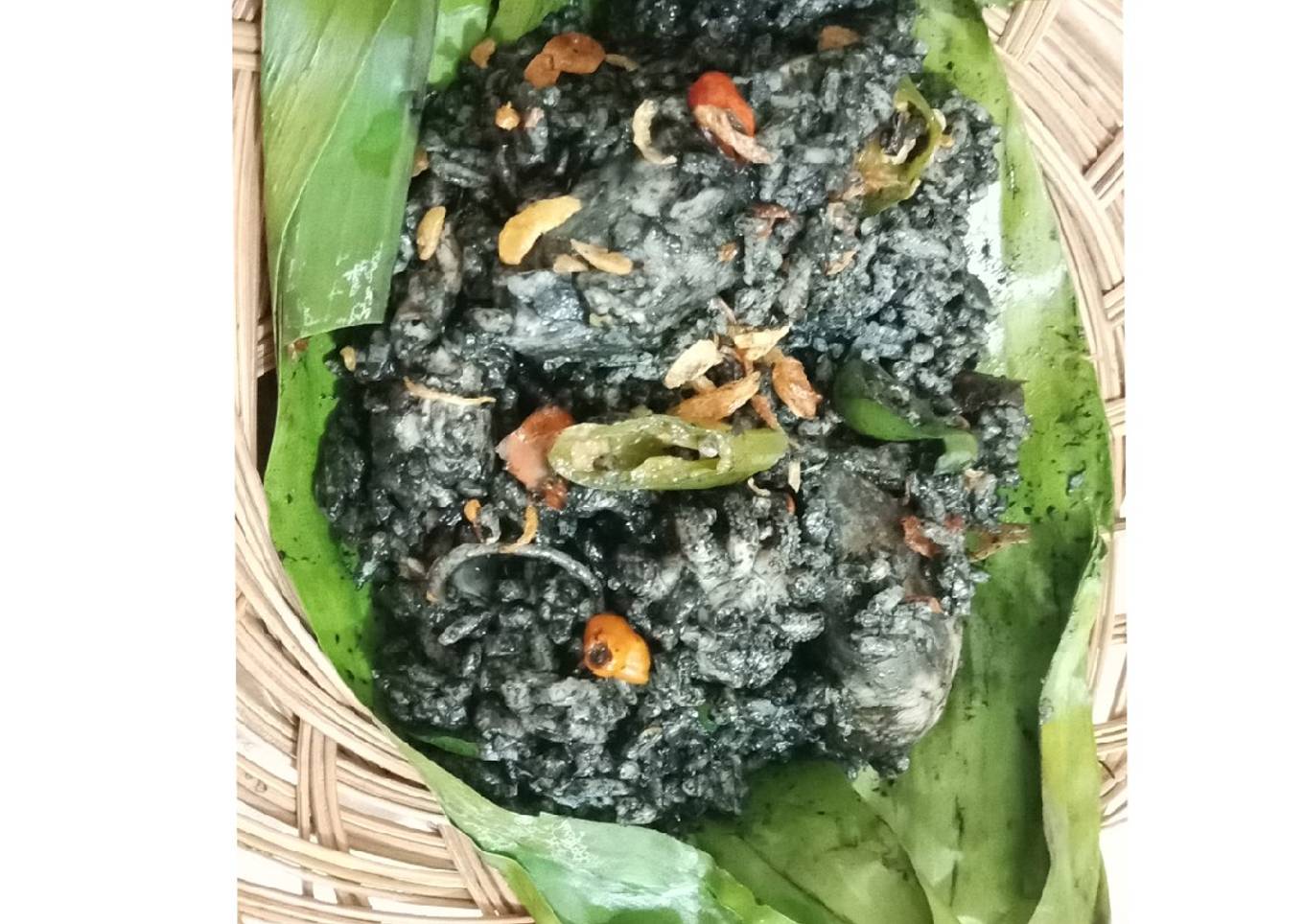 Nasi bakar dengan cumi hitam