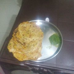 A picture of Mooli ke parathe.