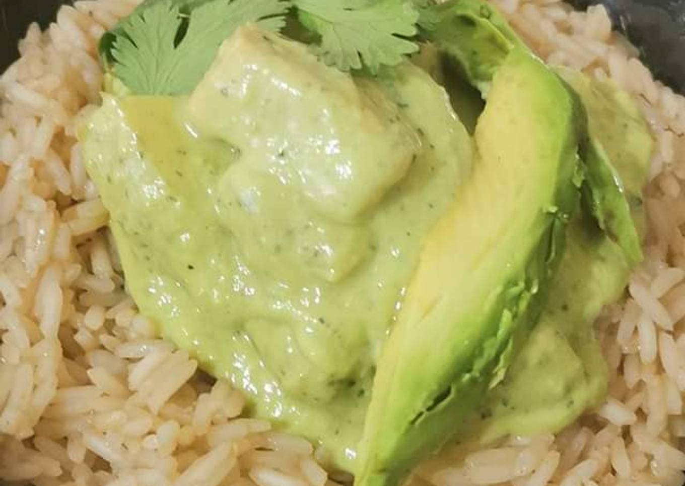Pollo en salsa de Aguacate