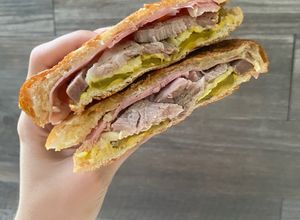 Una foto de Sándwich cubano