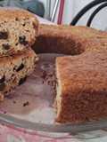 Budín suave de frutas glaseadas  con pasas de uva