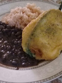 Una foto de Chiles rellenos 🍽
