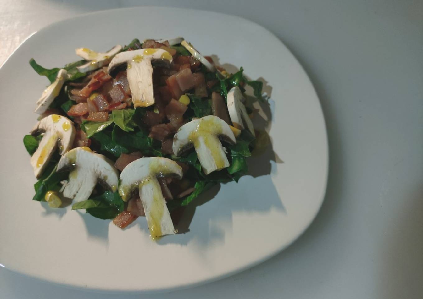 Ensalada de espinacas con tocino