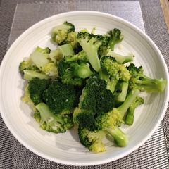 A picture of Buttered Brocolli.
