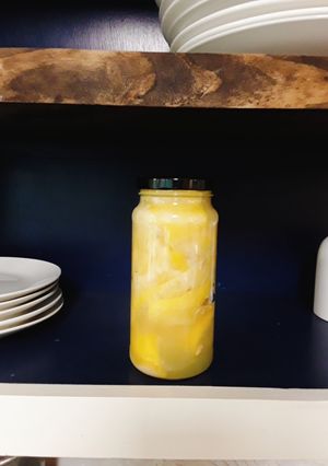 A picture of Lemon preserves.