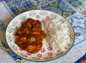 Foto principal de Pollo a la mantequilla Indio (butter chicken) con arroz basmati