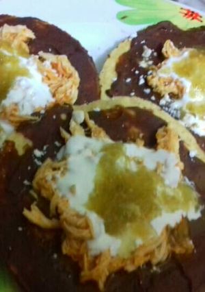 Una foto de Tostadas de tinga