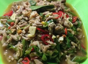 Foto resep Tumis usus lombok ijoo.
