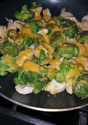 A picture of Cheesy Chicken and Broccoli.