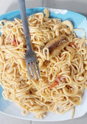 A picture of Spagetti and macroni jollof.