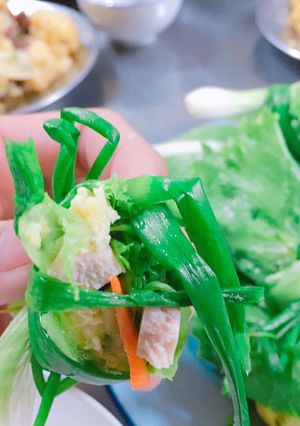 Hình của món Xà lách cuộn thập cẩm.
