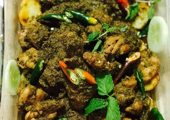 ‘Chicken Cafreal’: A Popular Goan Green Chicken Curry