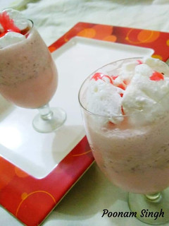 रोज़ मिल्क शेक (Rose Milk Shake recipe in hindi) रेसिपी मुख्य फोटो