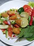 ยำไก่ชิ้นทอด