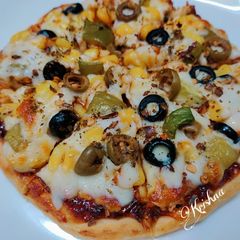 A picture of Cheese pizza 🍕.