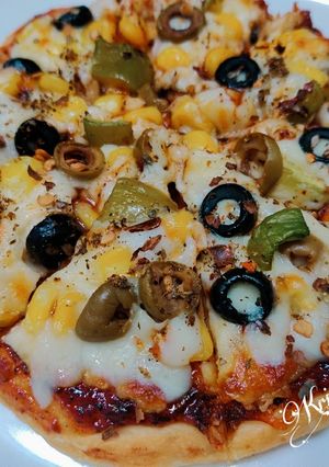 A picture of Cheese pizza 🍕.