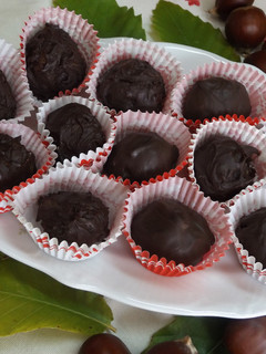 Una foto de Castañas en almíbar recubiertas con chocolate
